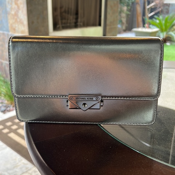MICHAEL KORS SHINY SILVER CECE CLUTCH CHAIN INCLUDED!!!!! - Picture 11 of 17
